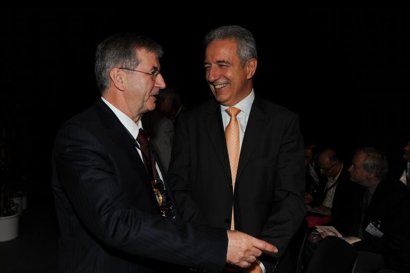 Der sächsische Ministerpräsident, Stanislaw Tillich (rechts) und Kongresspräsident Professor Manfred Wirth.