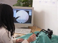 Chirurgisches Training an einem virtuellem chirurgischem Szenario mit force-feedback (haptische Kraftrückführung)