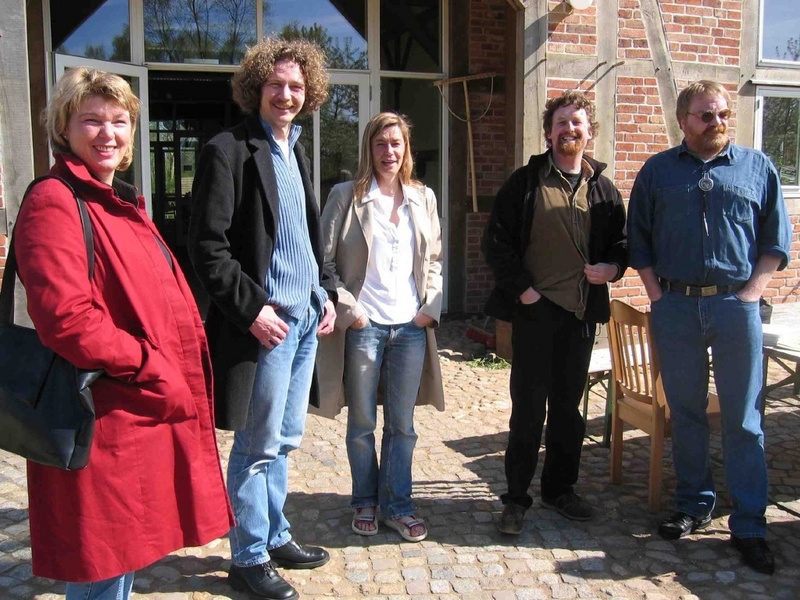 (v.r.n.l.) Prof. Dr. Dr. Ewald Schnug, Vorsitzender der HELCOM Arbeitsgruppe; Christoph Beckmann und Tina Ahrens, Projektleiter auf dem "Lebenshof" bei Lübeck; Uwe Volkgenannt (Sekretär der HELCOM Arbeitsgruppe) und Almut Jering (Seminarmoderatorin)