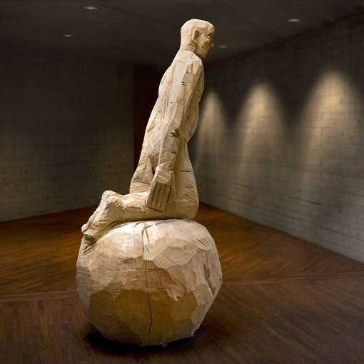 CDI-HSG: Unsere Forschung führt Welten zusammen. Skulptur von Josef Felix Mueller, Ohne Titiel, 1989, St. Gallen. Foto: Universität St.Gallen, Hannes Thalmann