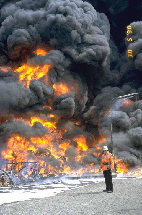 Brand in einem Reifenlager