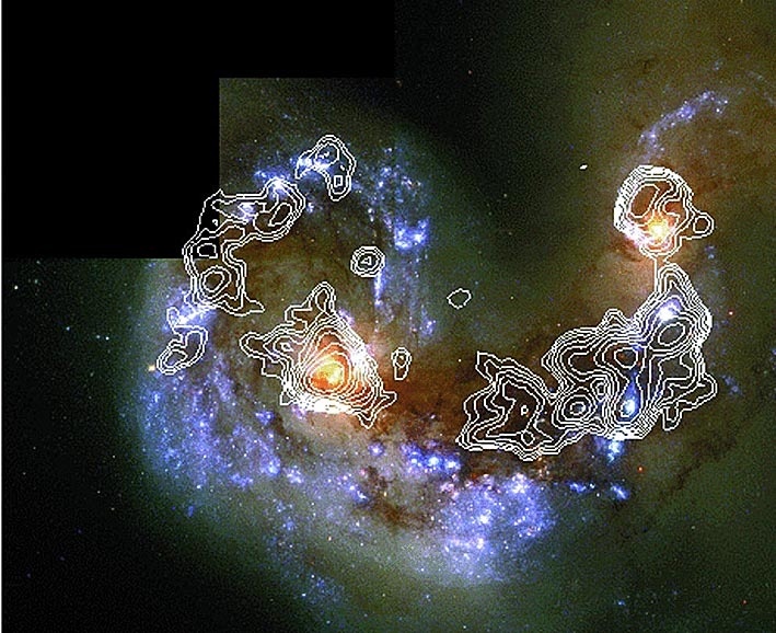 Kollision zweier Galaxien (Aufnahme: Hubble Space Telescope). Bilder zu dieser Pressemitteilung gibt's im Internet unter http://www.uni-bonn.de >> Aktuelles >> Presseinformationen