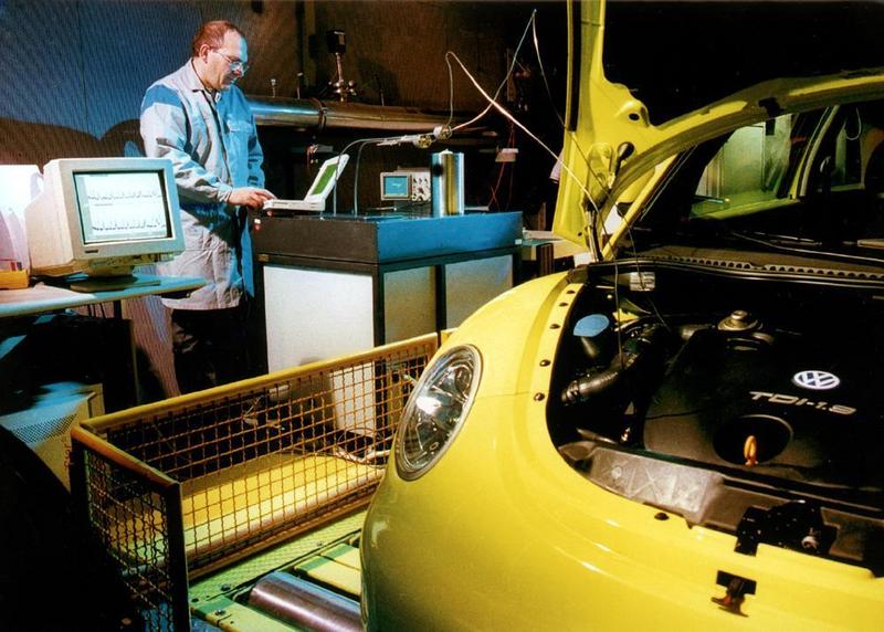 © Volkswagen AG. Abgasmessung auf dem Motorenprüfstand: Mit dem Messsystem DEGAS III können Kohlenmonoxid- und Stickstoffemissionen schnell und lückenlos nachgewiesen werden.