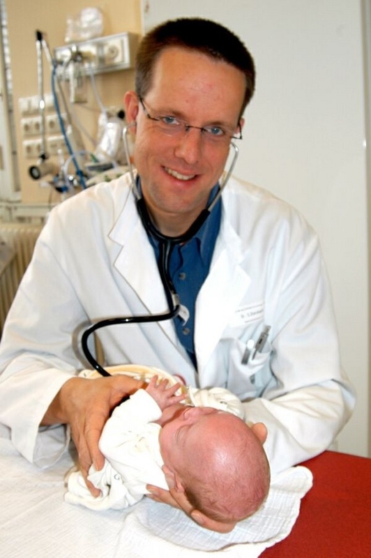 Der Jenaer Mediziner Dr. Daniel Steinbach wurde für seine Forschung zu Kinderleukämie mit dem Kind-Philipp-Preis 2003 ausgezeichnet. (Foto: Diez)