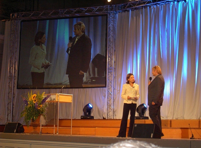 Sabine Sauer interviewt den "Schöpfer und Manager" von COSIMA, Prof. Dr. Werner Kießling (Universität Augsburg).