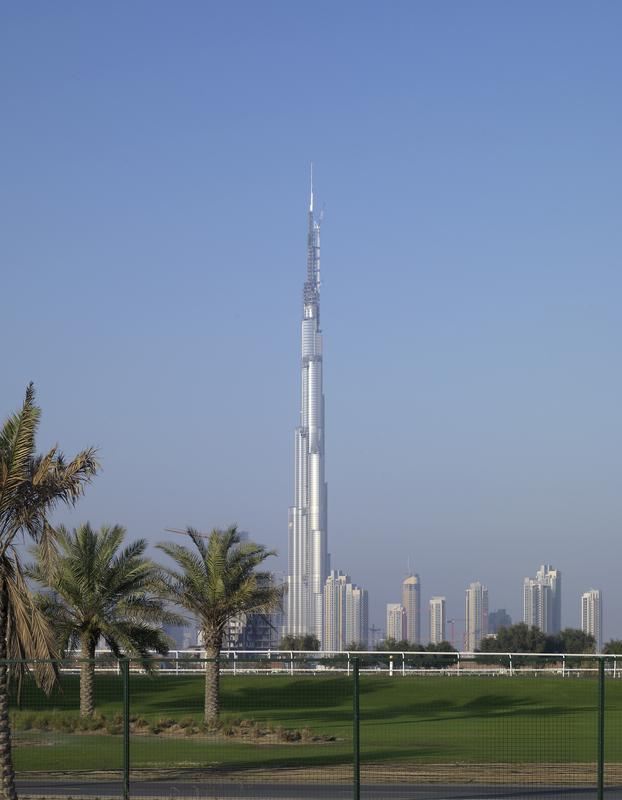 Das höchste Gebäude der Welt, der Burj-Tower in Dubai, wird nun eröffnet.