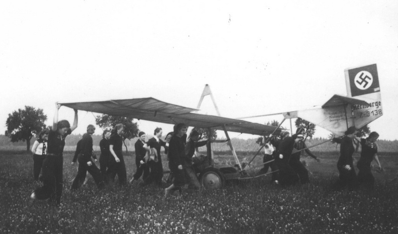 Segelflugausbildung 1940 in Schöngleina. (Foto: Sammlung Kremer)