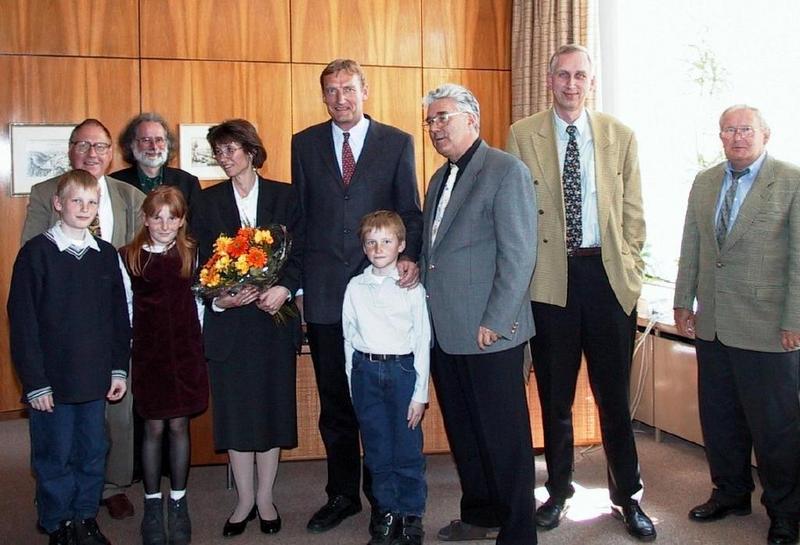 (von links nach rechts) Felix Blendinger, Prof. Dr. Rolf Schwinn, Prof. Dr. Carsten Brauckmann, Karoline Blendinger, Dr. Eva Blendinger, Prof. Dr. W. Blendinger, Adrian Blendinger, Prof. Dr.-Ing. P. Dietz, Prof. Dr. D. Kaufmann, Joachim Drerup