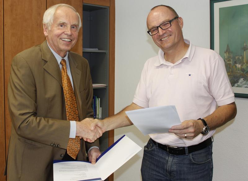 V.l.n.r.: Prof. Johannes Schinke (RFH-Geschäftsführer) und Prof. Dr. Andreas Scheuermann (geschäftsführender Gesellschafter, Brainpool)