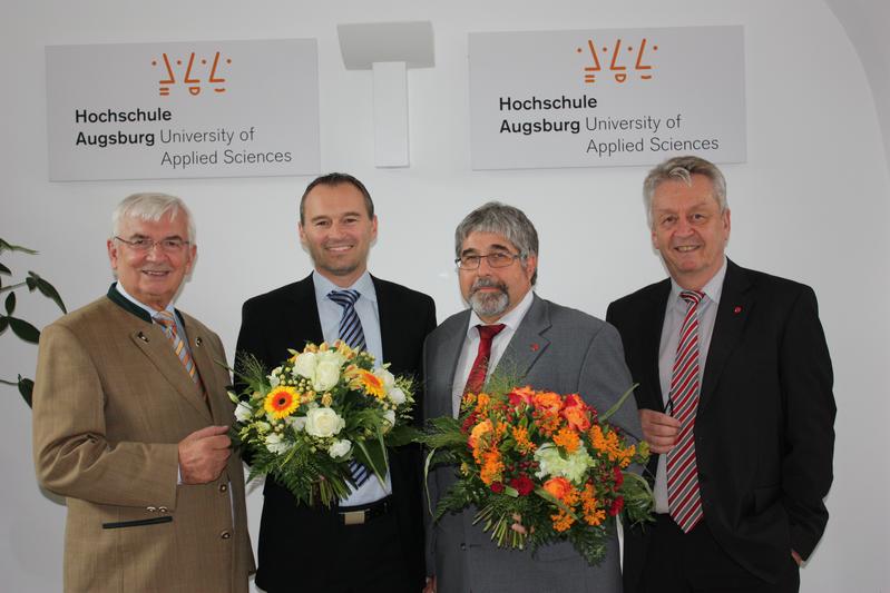 Blicken gemeinsam in die Zukunft. Der Hochschulratsvorsitzende Manfred Rudel, Prof. Dr. Gordon T. Rohrmair, Prof. Dr. Martin Bayer und Hochschulpräsident Prof. Dr. Hans-Eberhard Schurk.