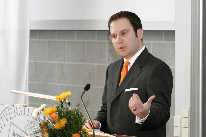 Dr. Peter Kreutz