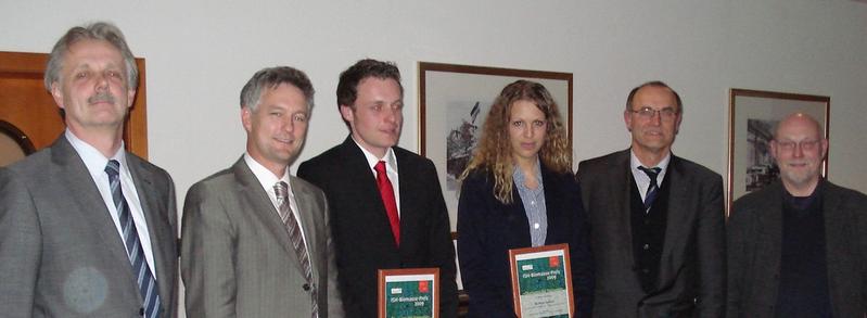 v. l. n. r.: Prof. Dr. Falk Mißfeldt, Prof. Dr. Uwe Latacz-Lohmann, Thomas Springstubbbe, Marlene Uphaus, Prof . Dr. Hans-Jürgen Block und Prof. Dr. Jens Born (FH Flensburg, Sprecher des Kompetenzzentrums Biomassenutzung)