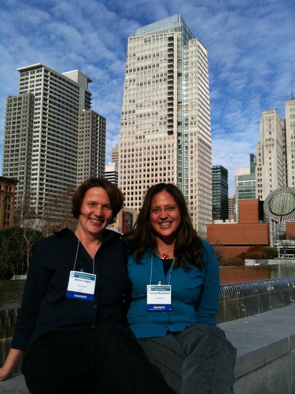 Dr. Marion Jegen (links) und Tamara Worzewski am Rande der Jahrestagung der American Geophysical Union in San Francisco. Dort stellten die beiden ihre Studie vor. 