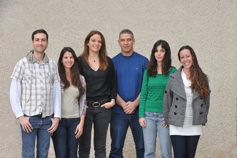 From right to left: Shani Gelstein, Yaara Yeshurun, Prof. Noam Sobel, Dr Sagit Shushan, Liron Rozenkrantz, Idan Frumin. 