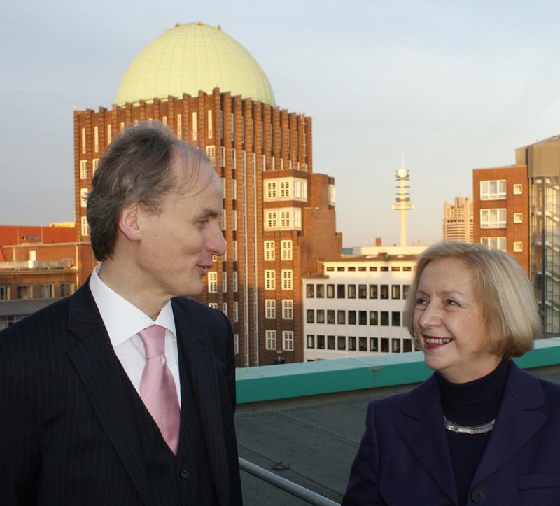 Professorin Dr. Johanna Wanka und Professor Dr. Martin Leitner im Gespräch