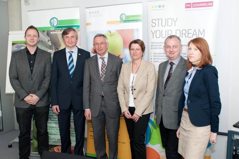 Der neue Master-Lehrgang „Angewandte Ernährungsmedizin" wurde präsentiert, v.l.n.r.: Dieter Feitek, Rektor Smolle, Rektor Pfeiffer, Elisabeth Pail, Hermann Toplak, Ingrid Lafer