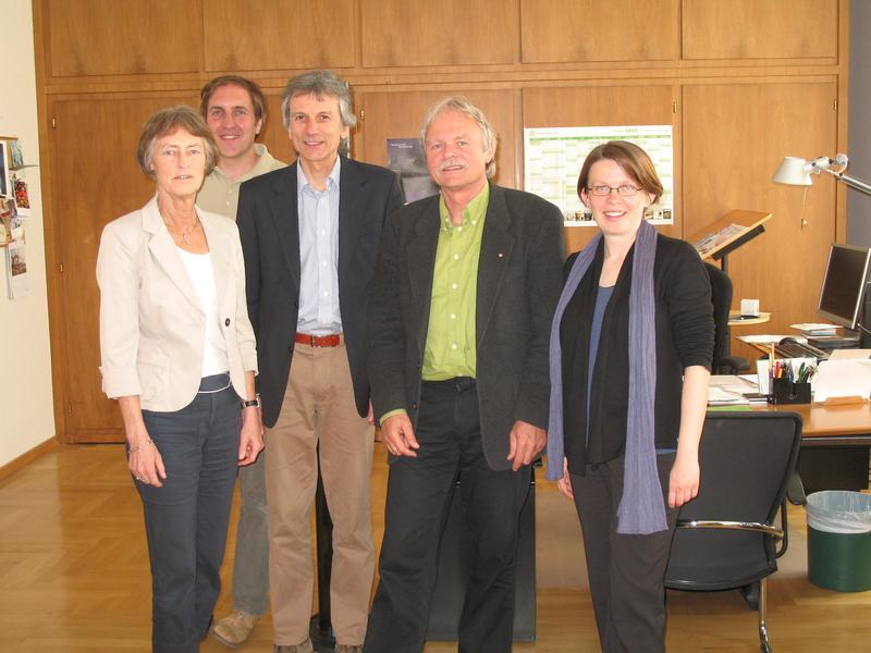 Partner in der Frühen Bildung: Rektorin Liesel Hermes, Juniorprofessor Timm Albers und Kanzler Wolfgang Tzschaschel von der PH Karlsruhe und Geschäftsführer Martin Link und Frau Claudia Wojczechowski vom Paritätischen Bildungswerk BW (v.l.n.r.)