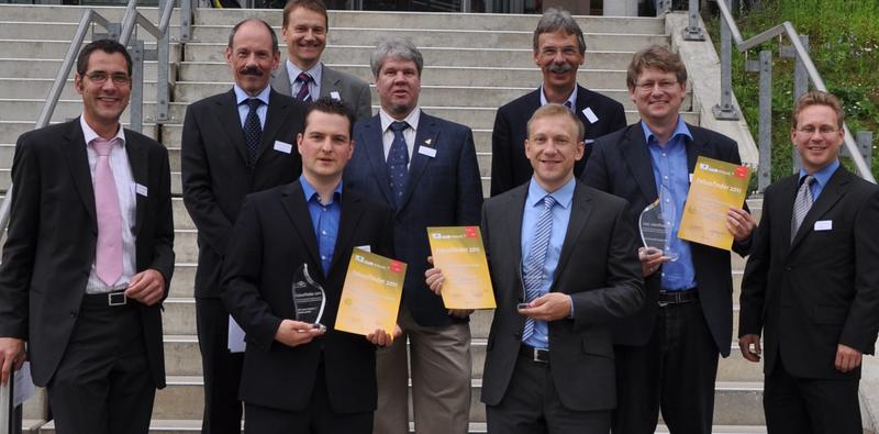 v.l.n.r.: Prof. Dr.-Ing. Stephan Hußmann, Prof. Dr.-Ing. Hans Peter Kölzer (HAW), Dr. Steffen Lüsse (ISH), Jens-Peter Eltze, Thomas Pralow (Philips), Alexander Derksen, Prof. Dr. Bernd Fischer und Prof. Dr. Heinz Handels (beide Uni Lübeck, Herr Handels hat den Preis für Frau Hufnagel entgegen genommen), Dr. Jörg Kunze (Basler)