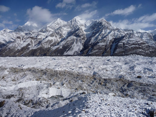 Der Inylchek-Gletscher in Kirgisien ist mit 80 Kilometern der längste Hochgebirgsgletscher der Welt 