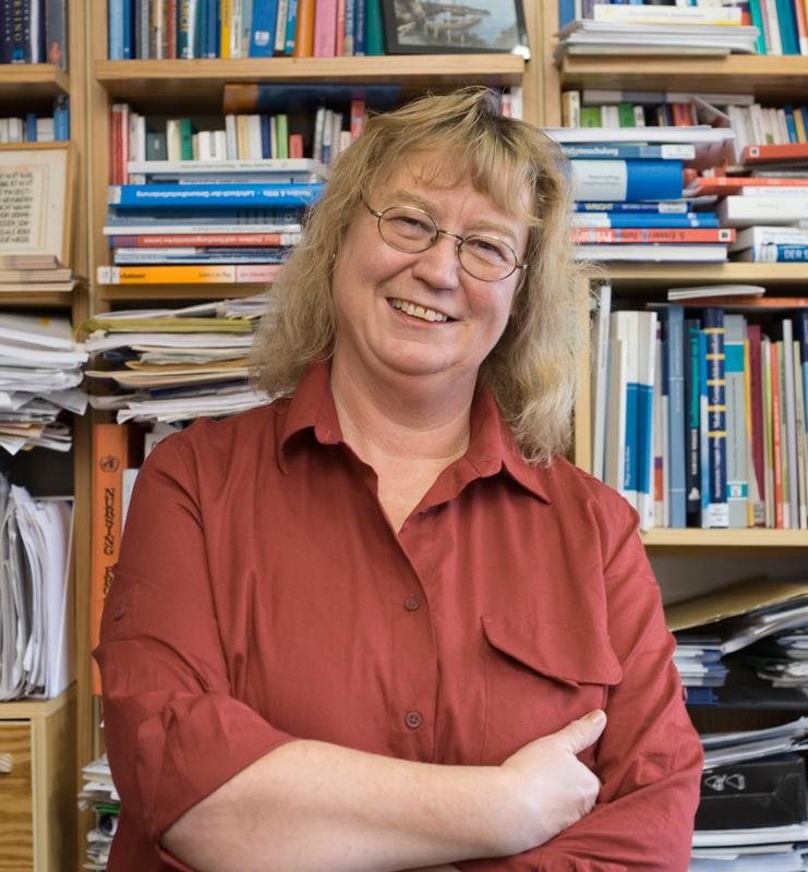 Prof. Dr. Angelika Zegelin
