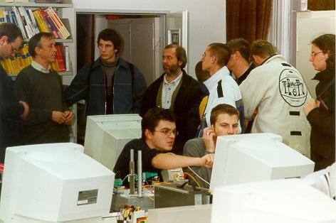 Laborbesuch beim Tag der offenen Tür an der Fachhochschule Frankfurt am Main