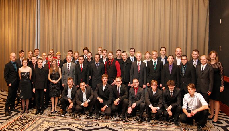 Gruppenbild Absolventen der HfTL
