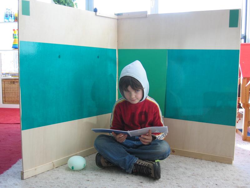 Four-year-old children already conform their public opinion to the majority opinion. 