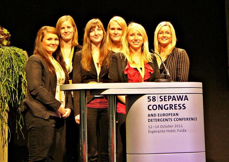 Die ausgezeichneten Studentinnen aus dem fünften Semester des Studiengangs Bio Science and Health der Hochschule Rhein-Waal: Ramona Steiner, Pia Geurtz, Lisanne Born, Angelina Fritz, Hannah Blümke, Nina Hoffmann, (Lara Hoffmann erkrankt)