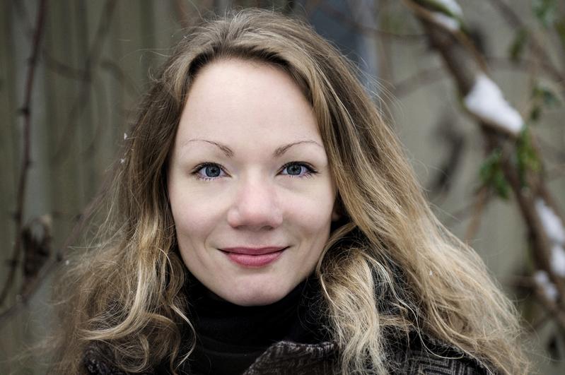 Sabrina Janesch, Absolventin des Hildesheimer Studiengangs Kreatives Schreiben und Kulturjournalismus, erhält den Anna Seghers-Preis 2011.