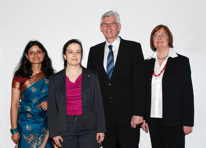 Die Jühling-Preisträger 2011 (v.l.n.r.): Dr. Seema Dangwal, Dr. Henrike Sell, Prof. Dr. Markku Laakso, Prof. Dr. Ursula Krämer