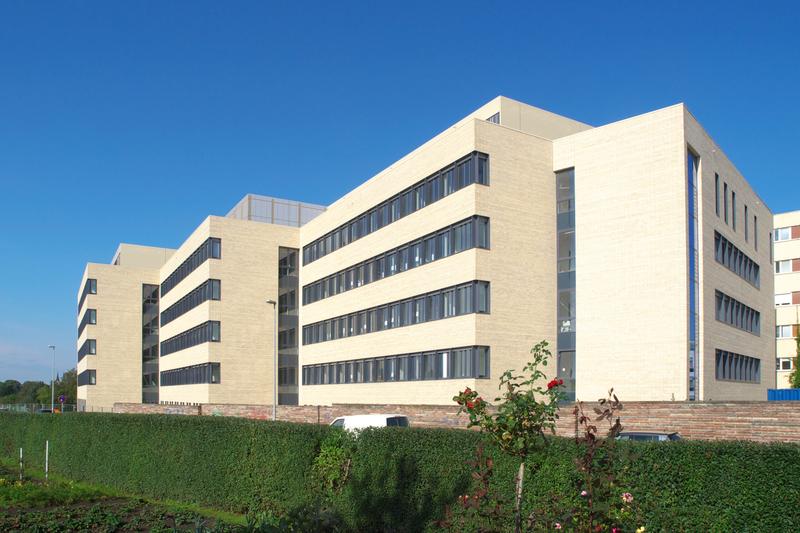 Das Leibniz-Institut für Neurobiologie (LIN) Magdeburg ist im vergangenen Jahr in einen Forschungs-Neubau umgezogen.