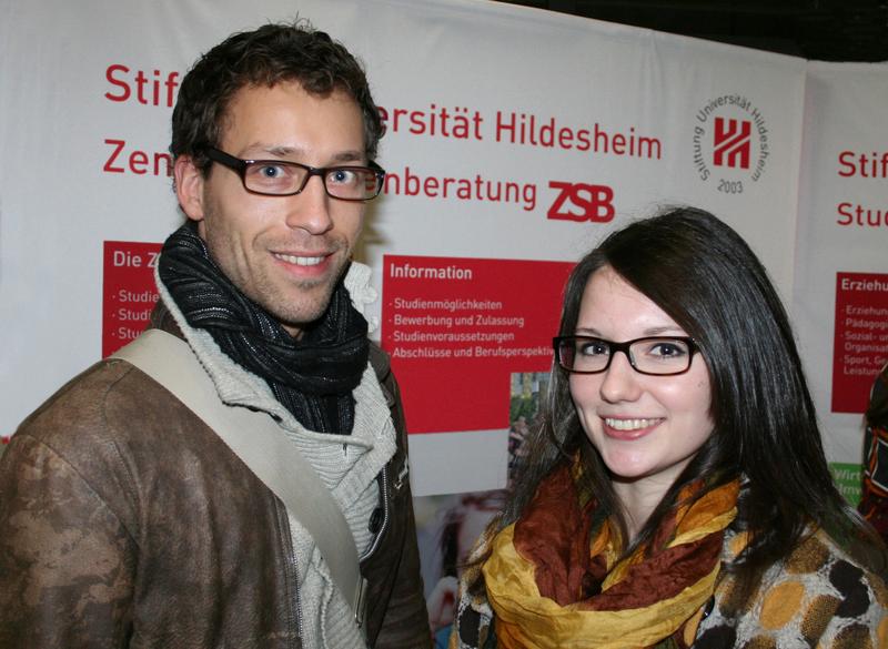 Fabian Hennigs und Ricarda Schlenk interessieren sich für ein Kulturwissenschaftsstudium an der Stiftung Universität Hildesheim.