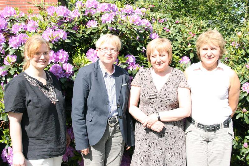 Hochschulpartnerschaft seit über 20 Jahren: Oksana Rohach (2.v.r.) und Dr. Halina Novak (r.) von der Universität Luzk mit Vizepräsidentin Dr. Marion Rieken (2.v.l.) und Judith Peltz (l.) (International Office).