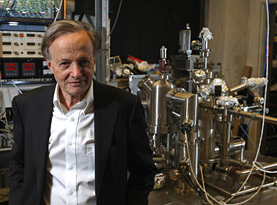 J.C. Polanyi in Lab.-Toronto 2009