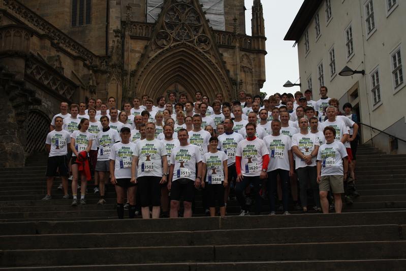Gruppenbild auf den Domstufen. Das Team ging auch 2011 mit Zuversicht in die Titelverteidigung.