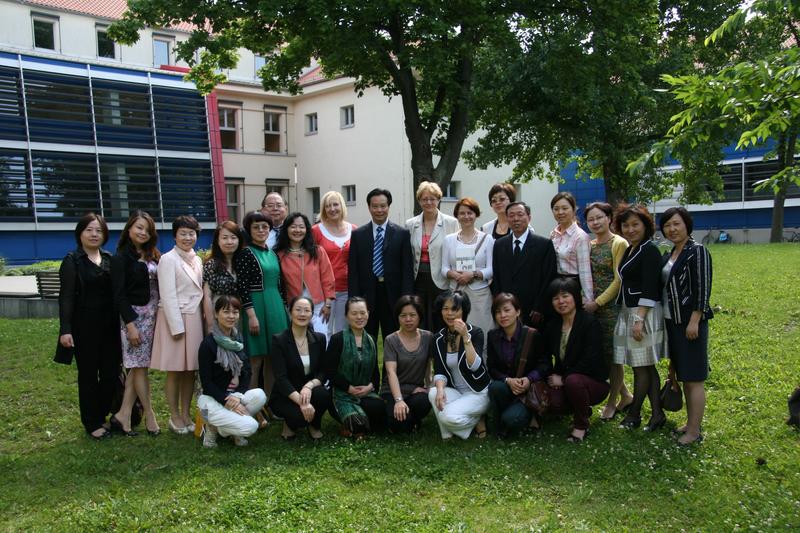 Gruppenbild auf dem FH-Campus
