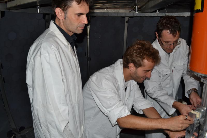 Die Wissenschafter von links nach rechts: Martin Weik, François-Xavier Gallat (beide vom IBS) und Jérôme Combet (ILL)