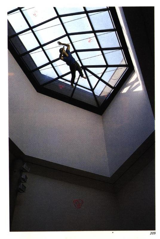 Ein Flying Man von Borofsky: wie hier im Kunstmuseum Basel bald auch an der Universität Augsburg (Quelle: M. Rosenthal, Jonathan Borofsky, 1984)