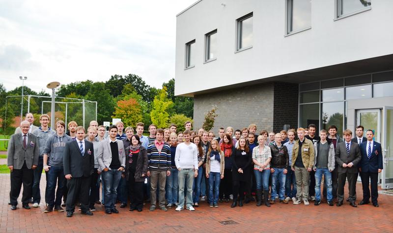 Die Summer School 2012 bei NEXT ENERGY ist mit über 50 Anmeldungen seit Wochen ausgebucht