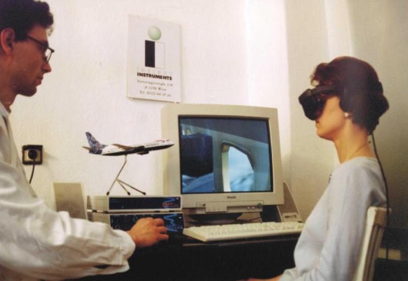 In der Psychotherapie bei Flugangst werden zunehmend Computer und virtuelle Welten genutzt