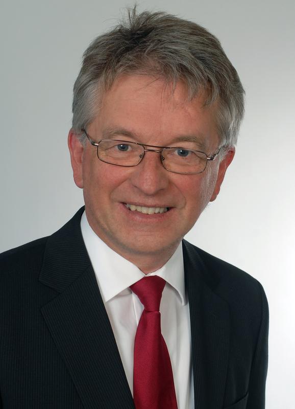 Prof. Dr. Manfred Kirchgeorg, Inhaber des Lehrstuhls für Marketingmanagement an der HHL Leipzig Graduate School of Management und einer der Autoren der Studie "Szenarioanalyse: Messen & Live Communication 2020": „Der persönliche Kontakt von Geschäftspartnern wird zukünftig eine hohe Aufwertung erfahren und deutlich stärker in den Vordergrund der Kommunikation rücken.“  / Quelle: HHL 