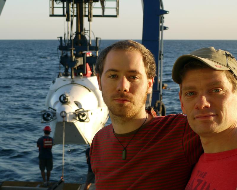 Matthias Kellermann (left) and Gunter Wegener discussing the strategy. 