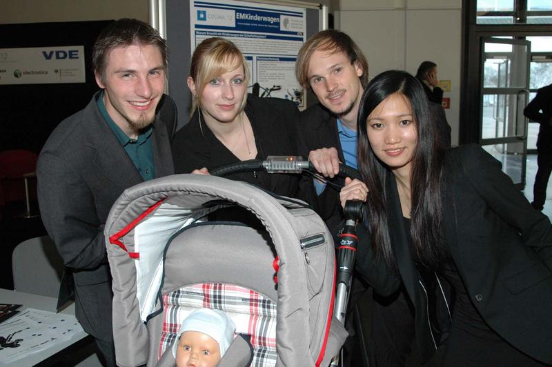 Das Team der TU Darmstadt v.l.n.r.: Tobias Fritzsche, Simone Rudolph, Johannes Bilz und Ye Ji Park 