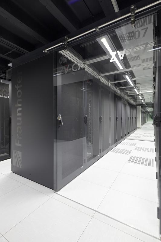Optische Datenübertragung könnte den Energieverbrauch in großen Rechenzentren um 50 Prozent senken.