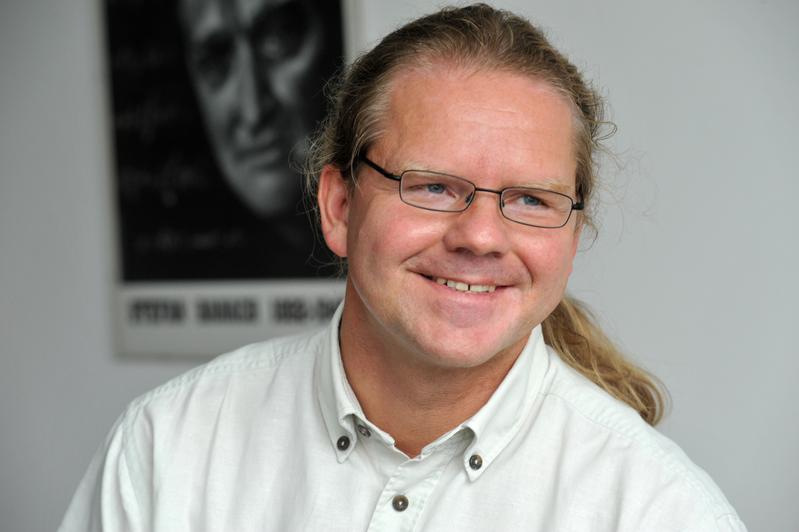 Prof. Dr. Aicke Hinrichs, der Hauptorganisator der Ausstellung „Mathematik zum Anfassen“ in der Universität Jena, möchte zeigen, dass Mathematik auch schöne Strukturen hat und viel Spaß macht.