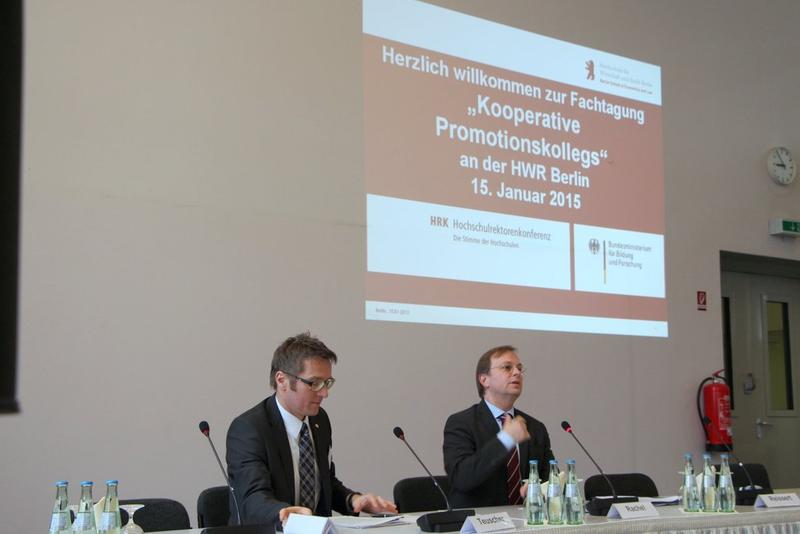 HRK-Vizepräsident Prof. Dr. Micha Teuscher (links) und Staatssekretär Thomas Rachel 