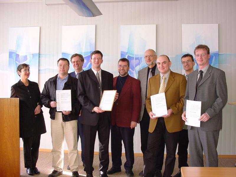 Gruppenbild mit Transferpreis: Ellen Dittmer(Siemens), Ralf Kubbilun, Prof. Dr. Reiner Dudziak, Frank Scherello, PÖrof. Dr. Peter Brychta, Pfof. Dr. Frank Schneeberger, Michael Thiel, Prof. Dr. Jens Feldermann, Stefan Terbille (v.l.).