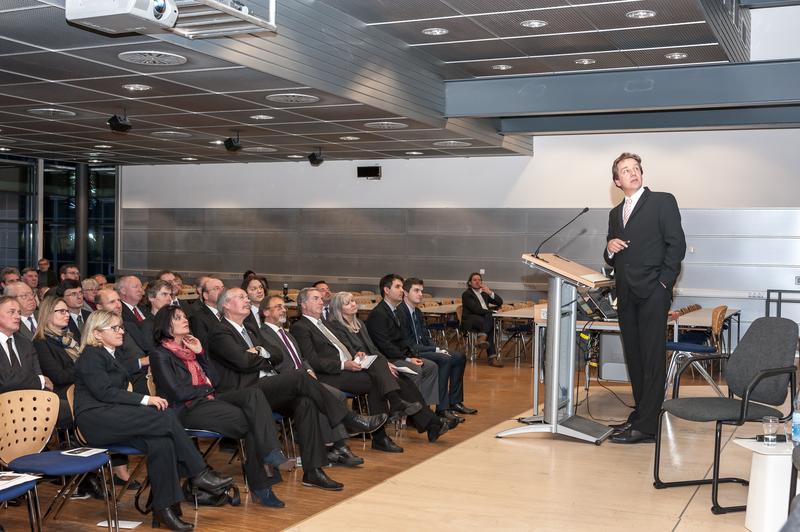 Prof. Dr. Jens Bongartz stellt das Projekt vor.