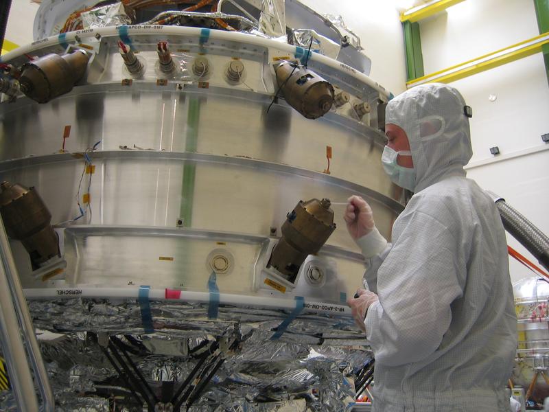 Mikrobiologische Probenahme am Weltraumteleskop Herschel