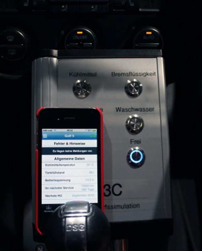 Foto: iPhone mit i3C App und Fehler-Simulator. Die App bietet Inhalte zu den Themen Service, Nachhaltigkeit und Spaß.